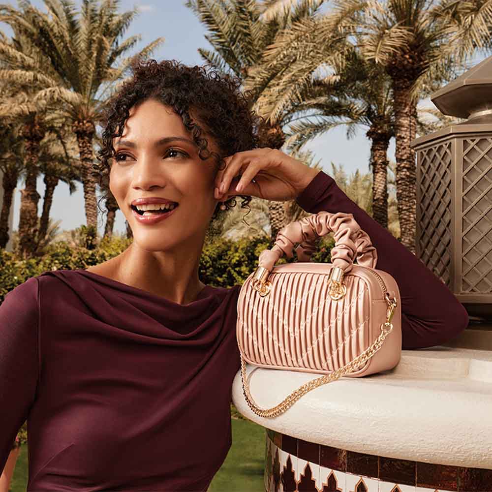 Safira Women's pink Satchel